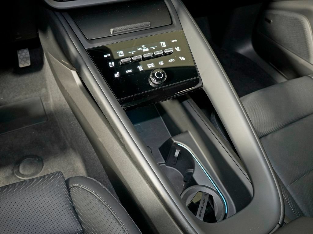 Certified 2026 Porsche Macan 4 Electric AWD/4WD image 31