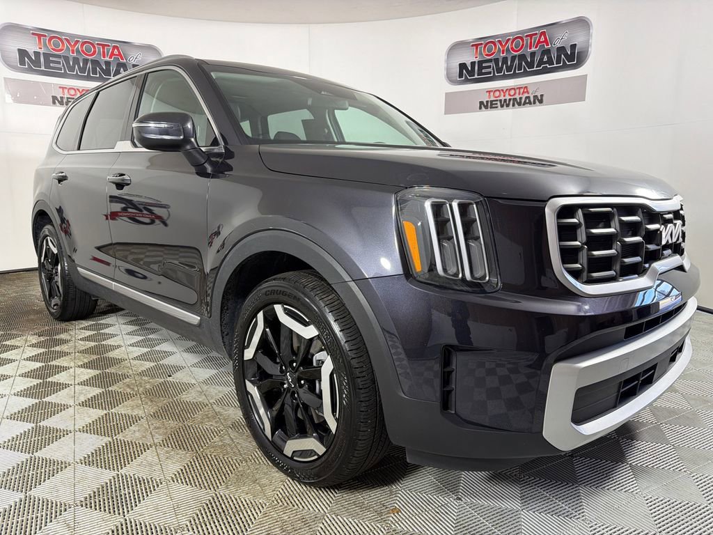 Used 2025 Kia Telluride S FWD image 1