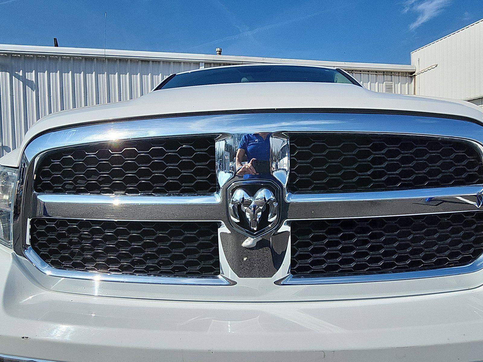 Used 2022 RAM 1500 Classic SLT image 14