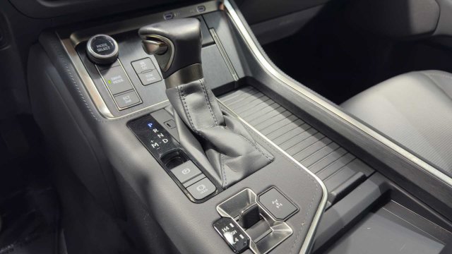Used 2024 Lexus GX 550 w/ Cold Area Package AWD/4WD image 29