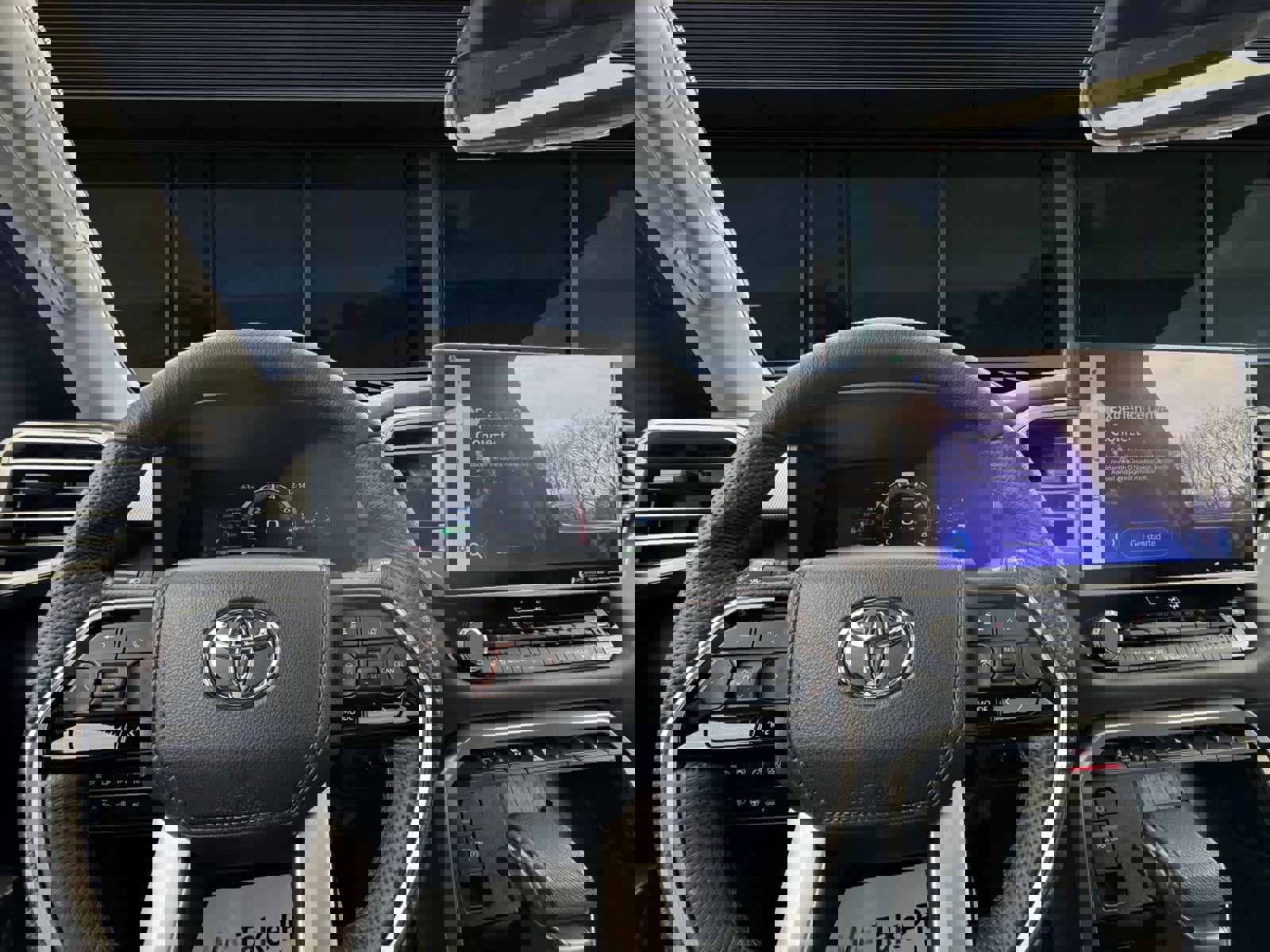 Used 2023 Toyota Sequoia Limited image 4