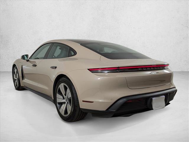 Used 2022 Porsche Taycan video 3