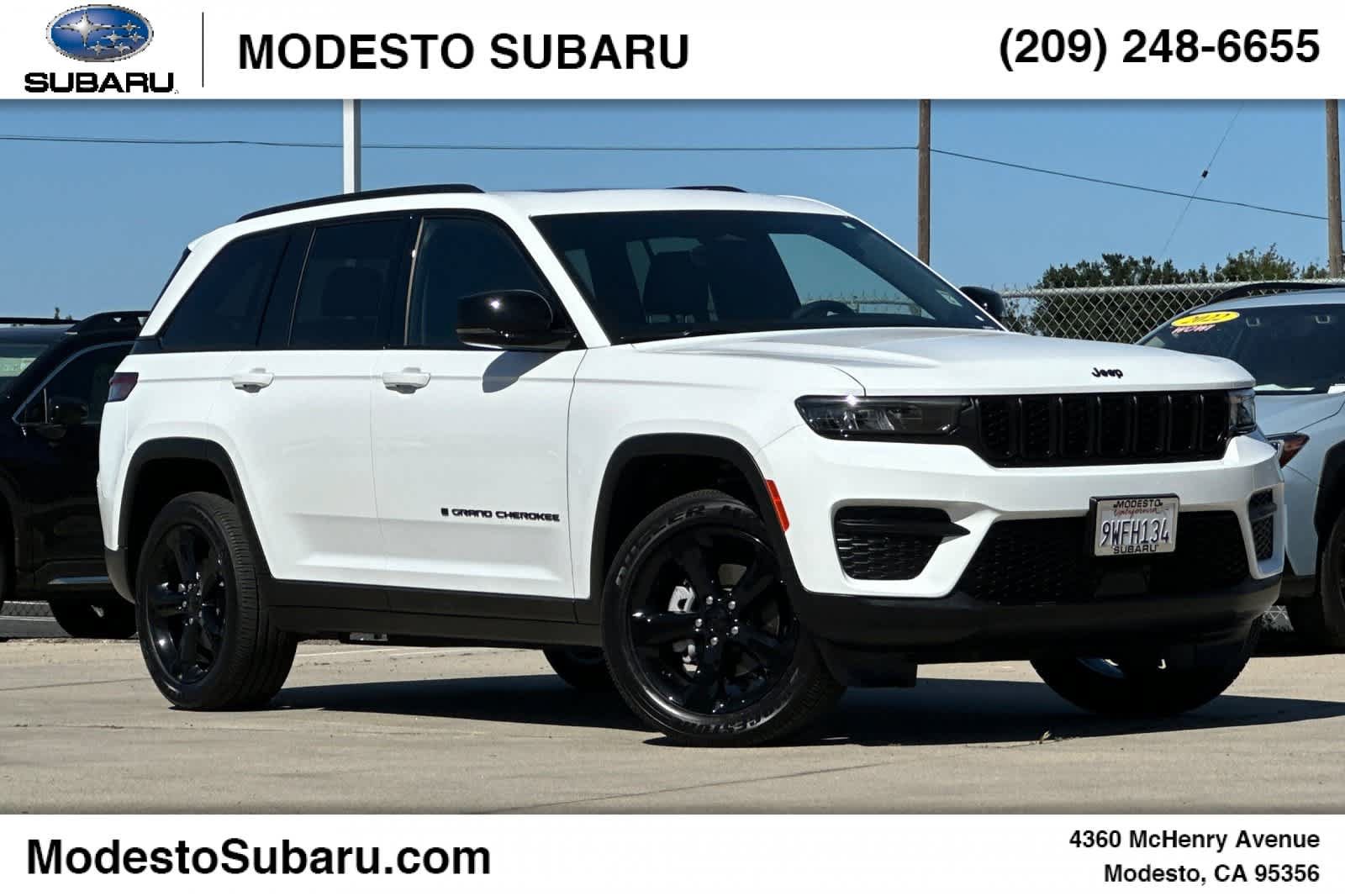 Used 2025 Jeep Grand Cherokee Altitude AWD/4WD image 1