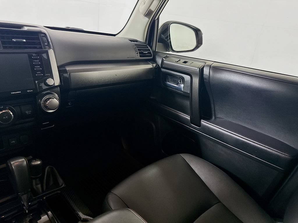 Certified 2021 Toyota 4Runner Venture w/ Moonroof Package AWD/4WD image 21