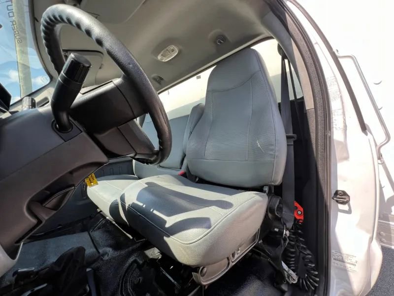 Used 2017 Ford F650 2WD Regular Cab Super Duty image 15