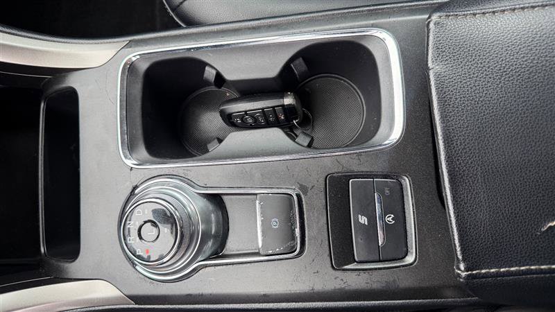 Used 2020 Ford Fusion SEL FWD image 25