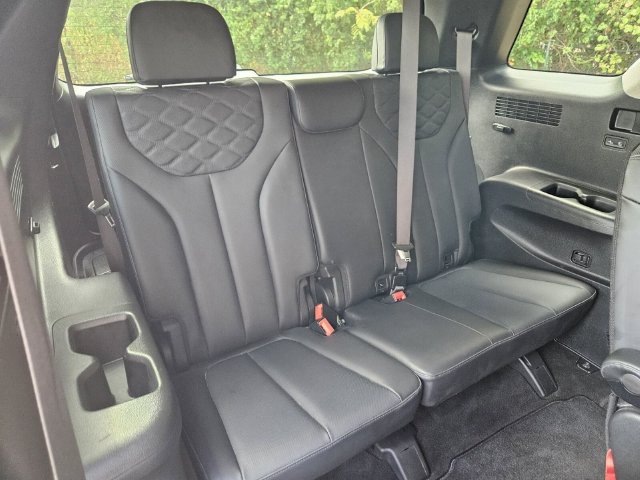 Used 2022 Hyundai Palisade Limited FWD image 14