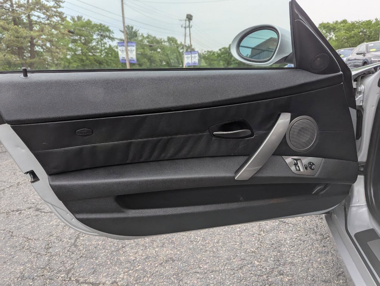 Used 2004 BMW Z4 3.0i RWD image 11