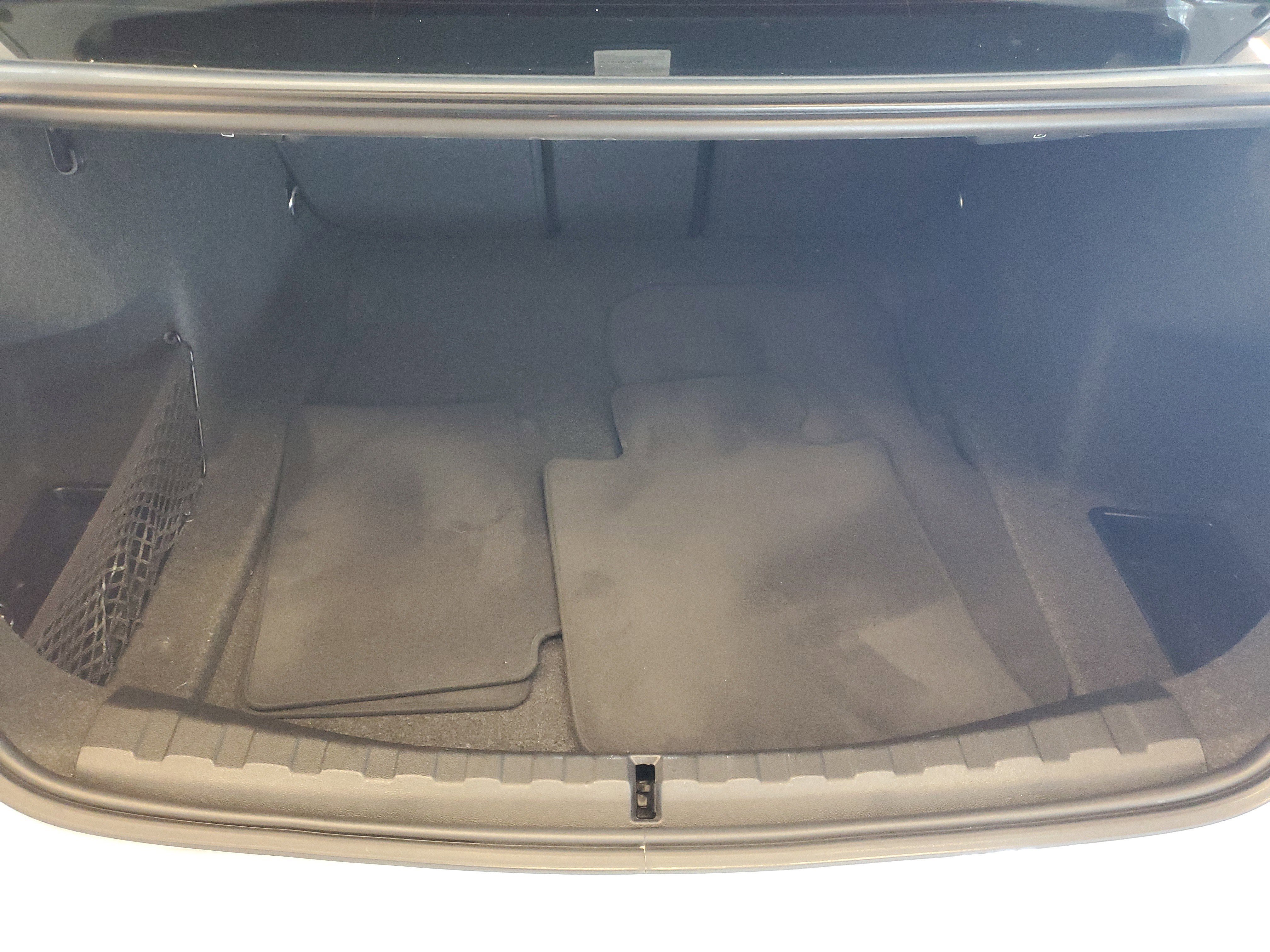 Used 2023 BMW 330i Sedan w/ M Sport Package image 12