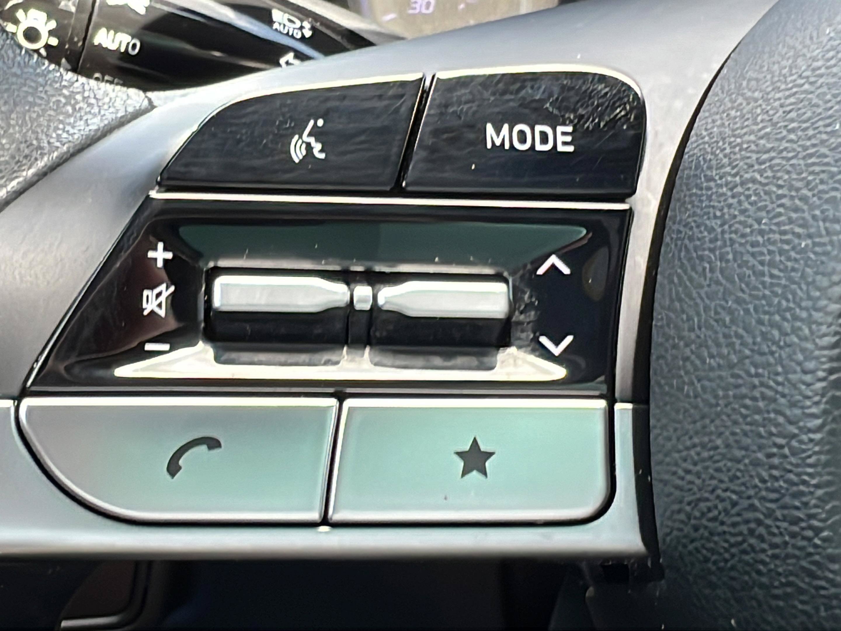 Certified 2022 Hyundai Santa Cruz SEL FWD image 20