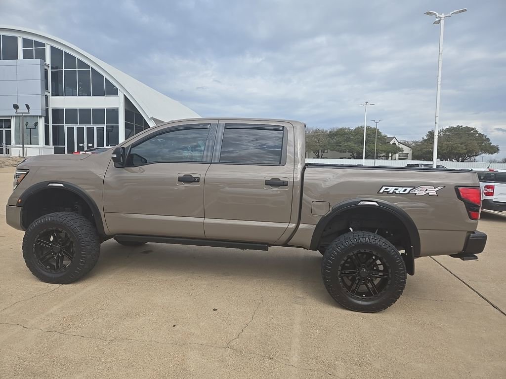 Used 2021 Nissan Titan PRO-4X w/ Pro-4x Convenience Package image 7