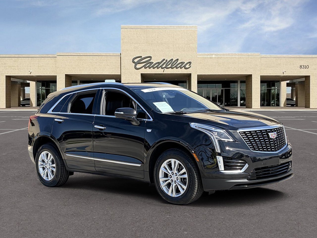 Certified 2024 Cadillac XT5 Luxury w/ LPO, Floor Liner Package FWD image 4