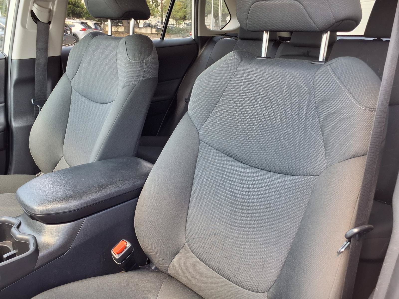 Used 2025 Toyota RAV4 XLE AWD/4WD image 13