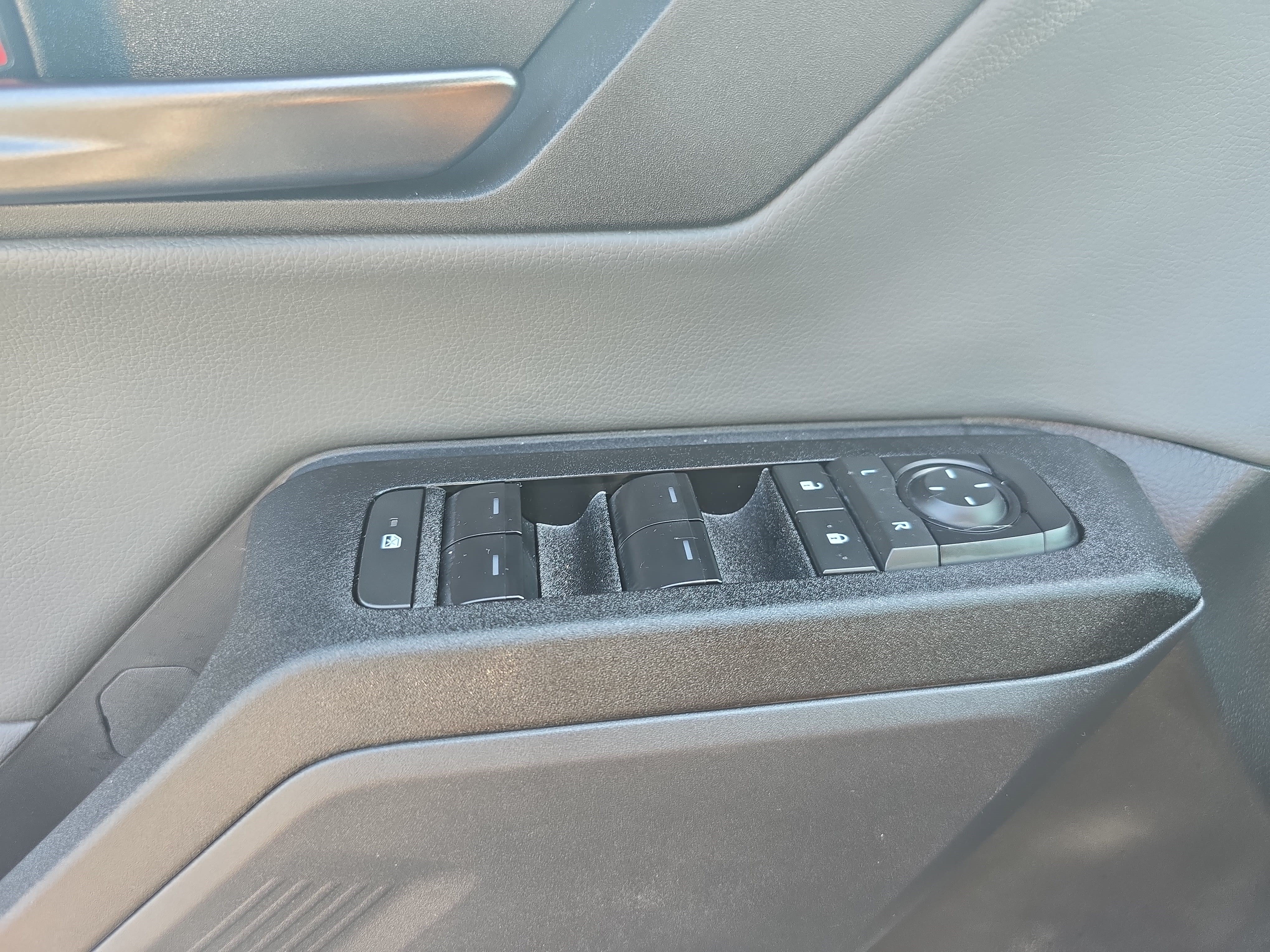 Used 2026 Toyota RAV4 XLE Premium FWD image 26