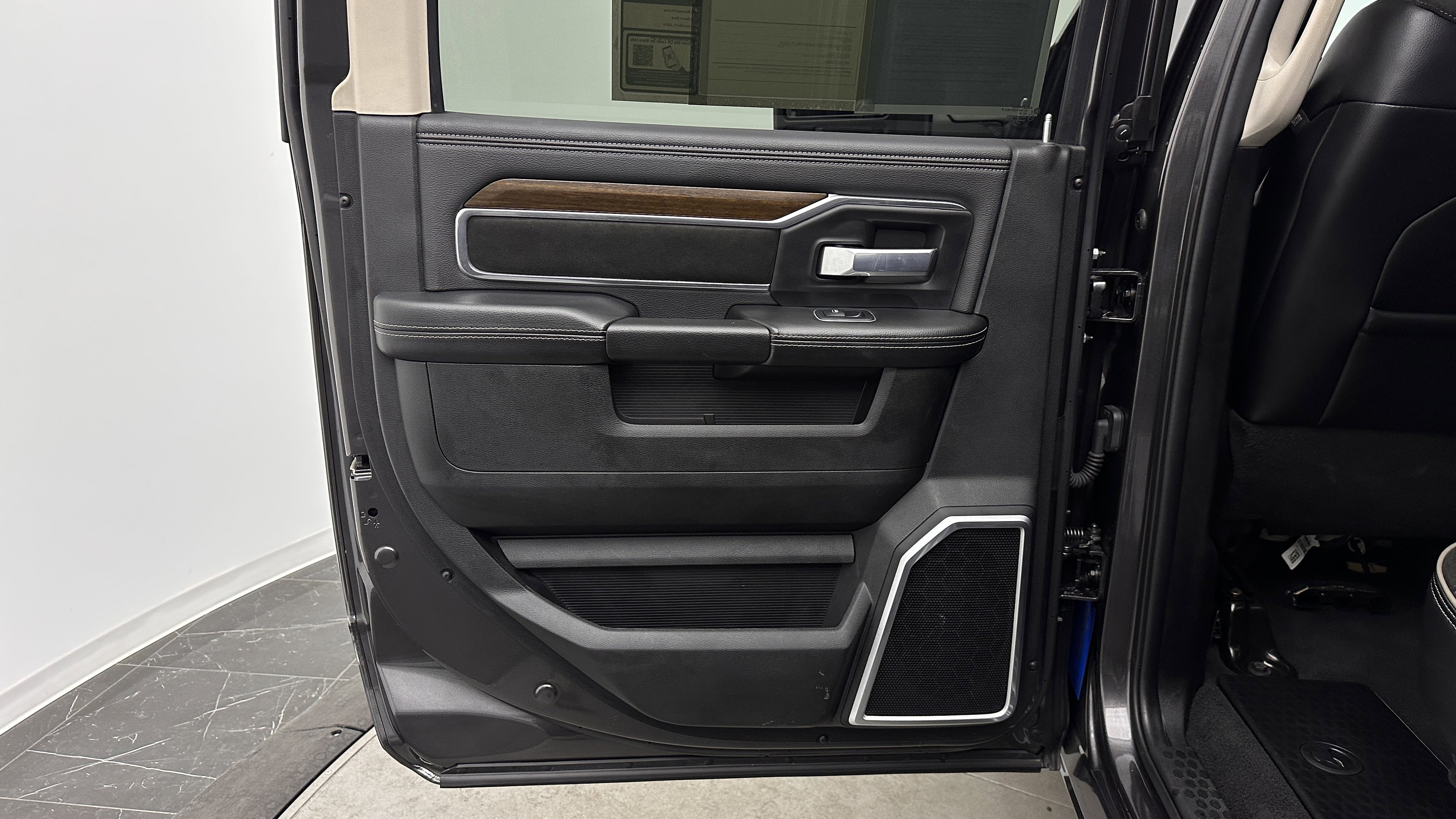 Used 2024 RAM 3500 Laramie w/ Towing Technology Group image 29