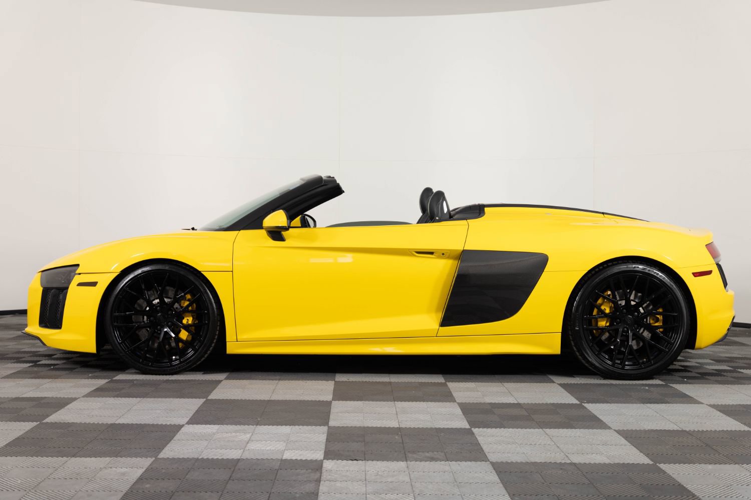 Used 2017 Audi R8 V10 AWD/4WD image 16