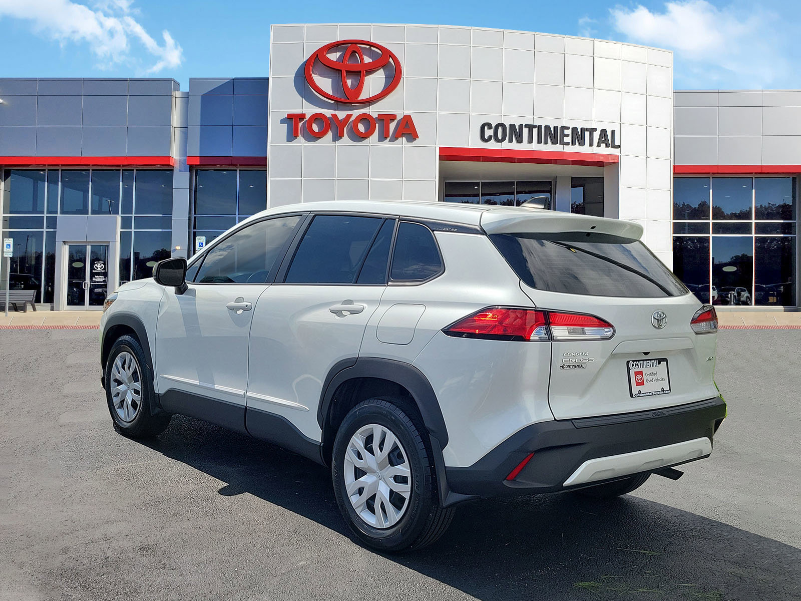 Certified 2023 Toyota Corolla Cross L AWD/4WD image 4