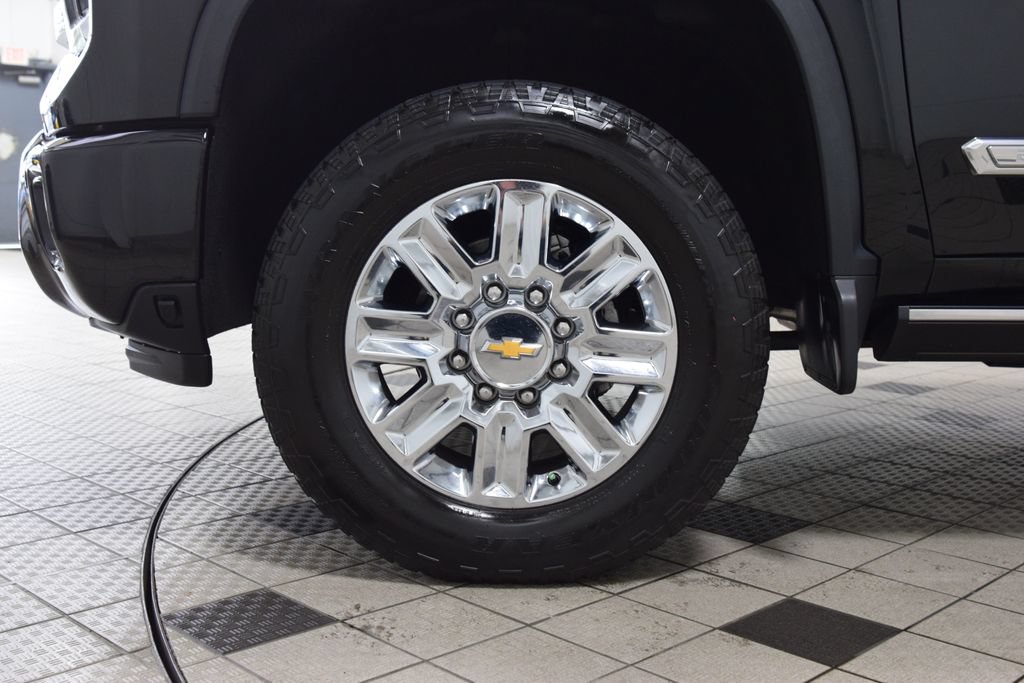 Used 2024 Chevrolet Silverado 2500 High Country w/ Technology Package AWD/4WD image 33