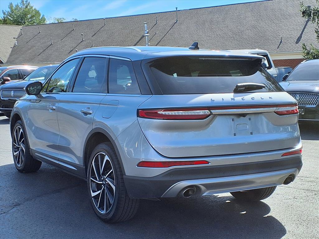 Certified 2023 Lincoln Corsair Reserve w/ Equipment Group 201A image 4