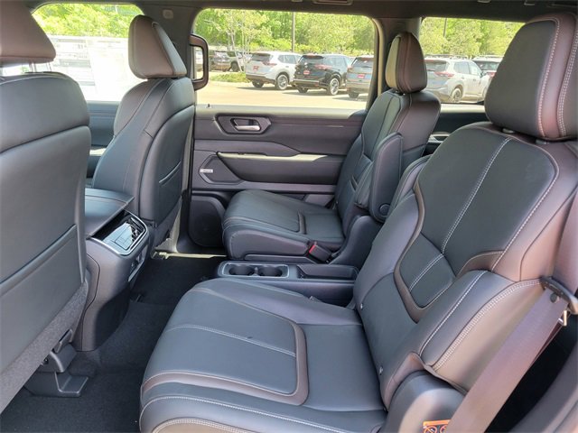 New 2025 Nissan Armada SL w/ Captain's Chari Seat Package image 9