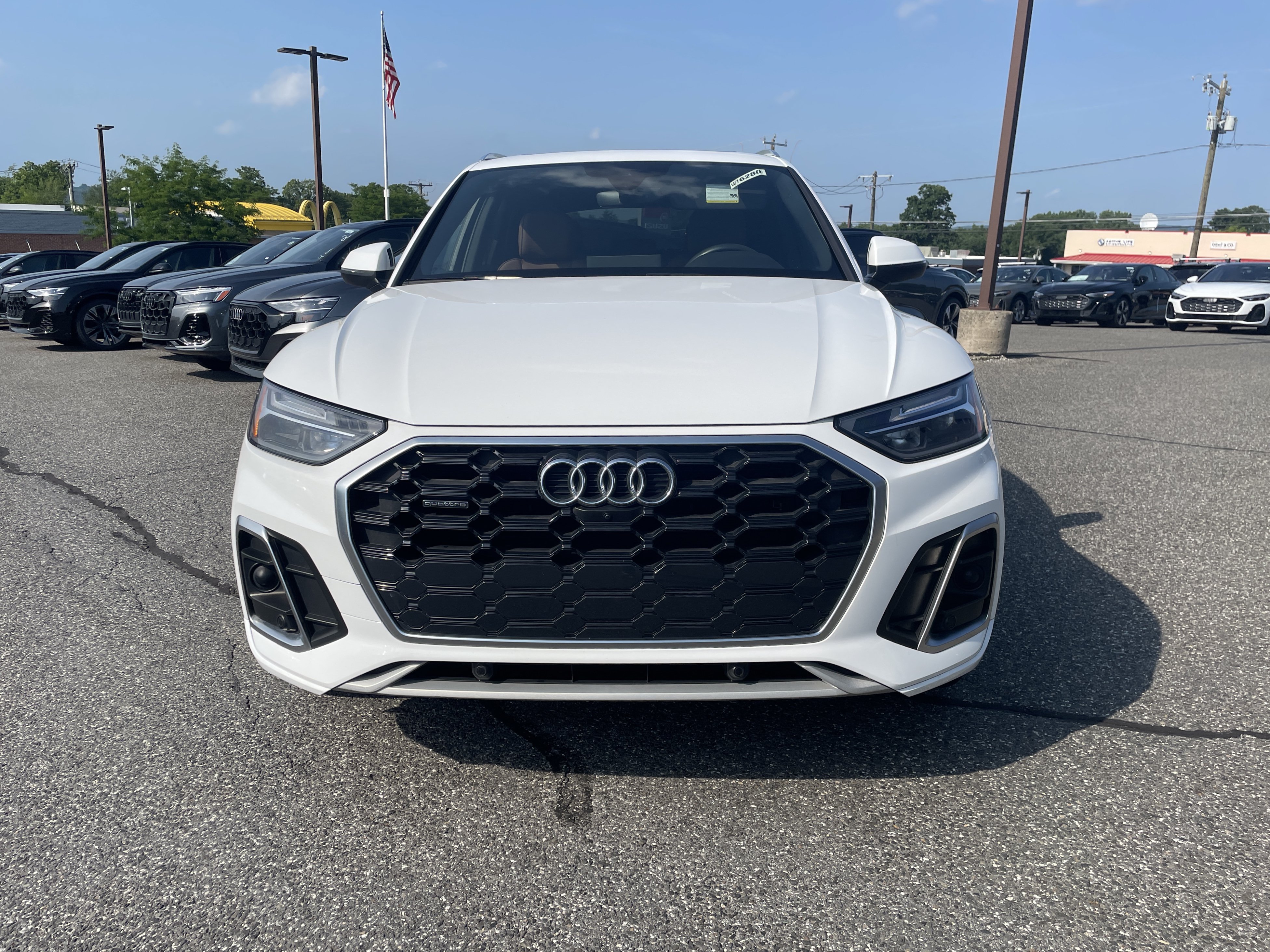 Certified 2024 Audi Q5 2.0T Premium Plus AWD/4WD image 2