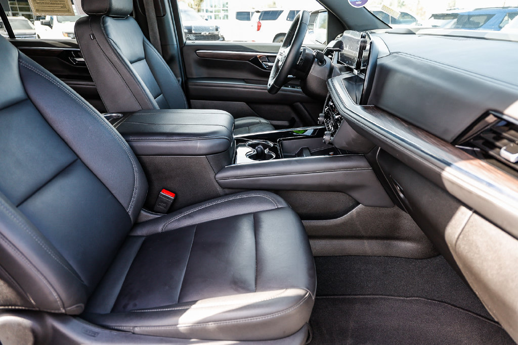 Used 2026 Chevrolet Suburban LT w/ Comfort Package AWD/4WD image 29
