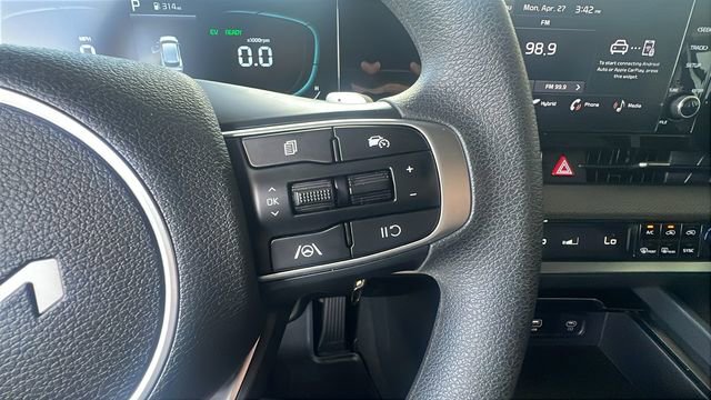 Used 2025 Kia Sportage LX FWD image 22