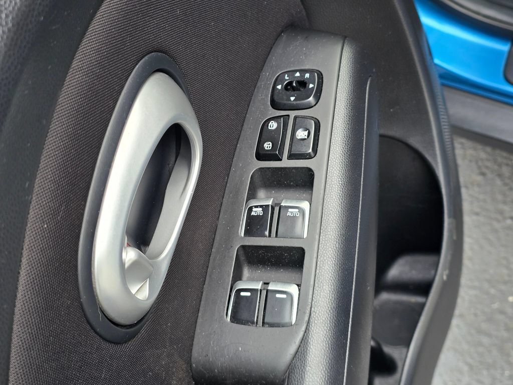 Used 2017 Kia Soul + w/ Designer's Package FWD image 13