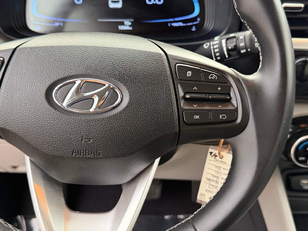 Used 2023 Hyundai Venue SEL w/ Cargo Package FWD image 18
