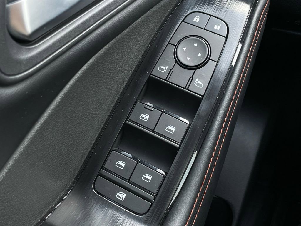 Used 2025 Nissan Rogue SV image 12