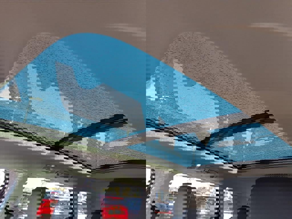 Used 2023 Volkswagen Taos SE image 19