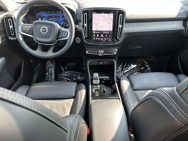 Certified 2024 Volvo XC40 B5 Plus w/ Protection Package Premier AWD/4WD image 15