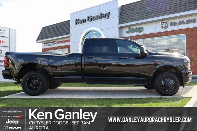 Used 2025 RAM 3500 Limited image 1