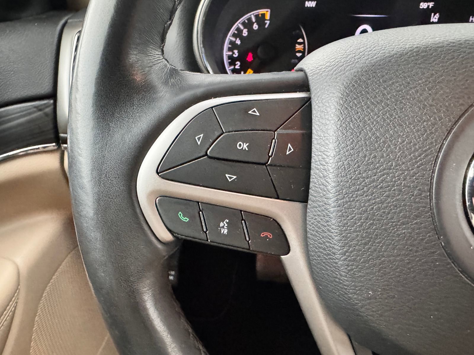 Used 2021 Jeep Grand Cherokee Limited w/ Luxury Group II image 15