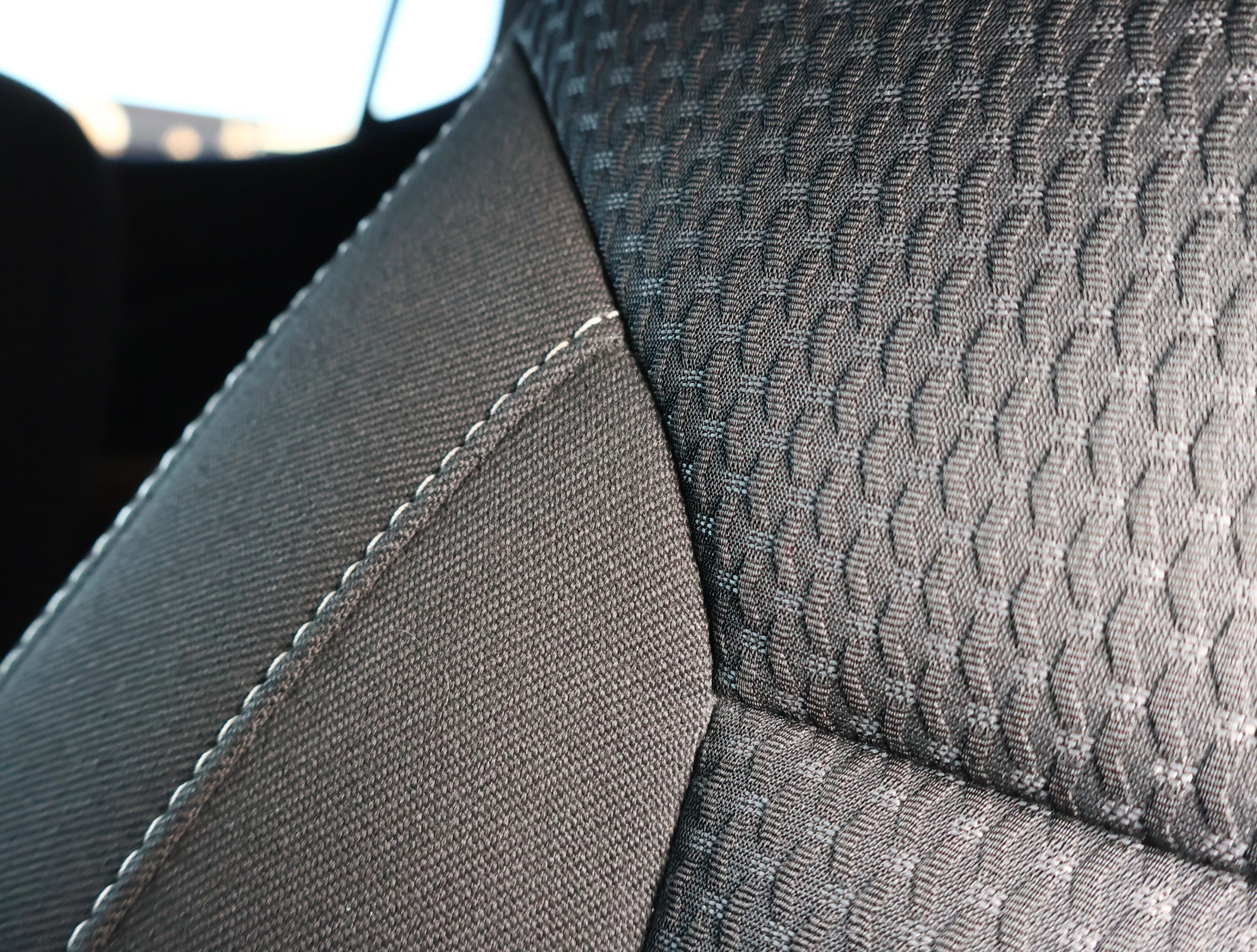 Used 2023 GMC Acadia SLE w/ Driver Convenience Package image 12