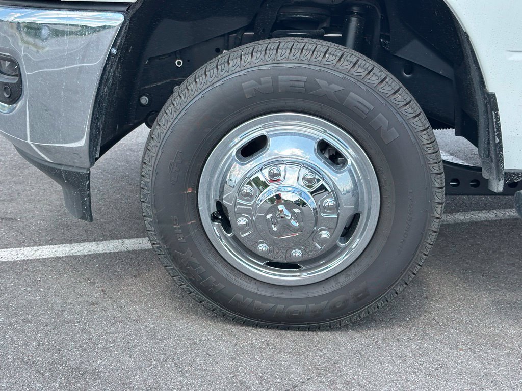 New 2026 RAM 3500 Tradesman AWD/4WD image 9
