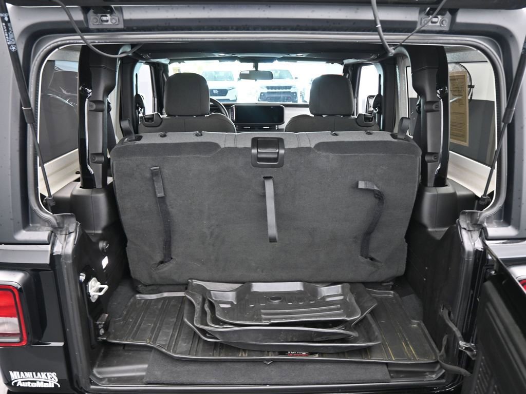 Used 2025 Jeep Wrangler Sport image 33