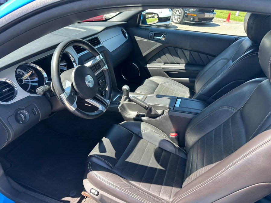 Used 2013 Ford Mustang GT Premium w/ Security Pkg RWD image 11