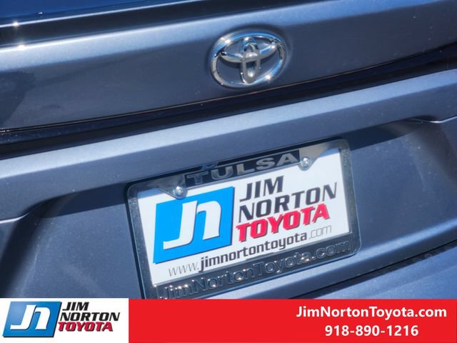 Used 2025 Toyota Corolla SE w/ SE Premium Package FWD image 12