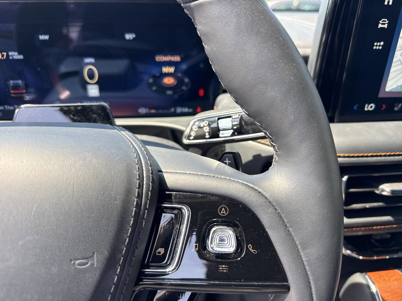 Used 2025 Lincoln Aviator Black Label w/ Jet Appearance Package AWD/4WD image 28