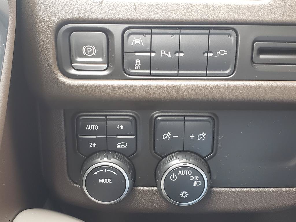 Used 2022 Chevrolet Tahoe LT AWD/4WD image 21
