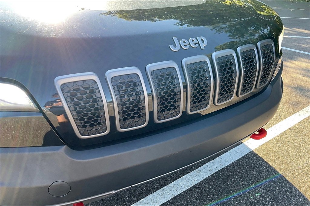 Used 2019 Jeep Cherokee Trailhawk w/ Cold Weather Group image 25