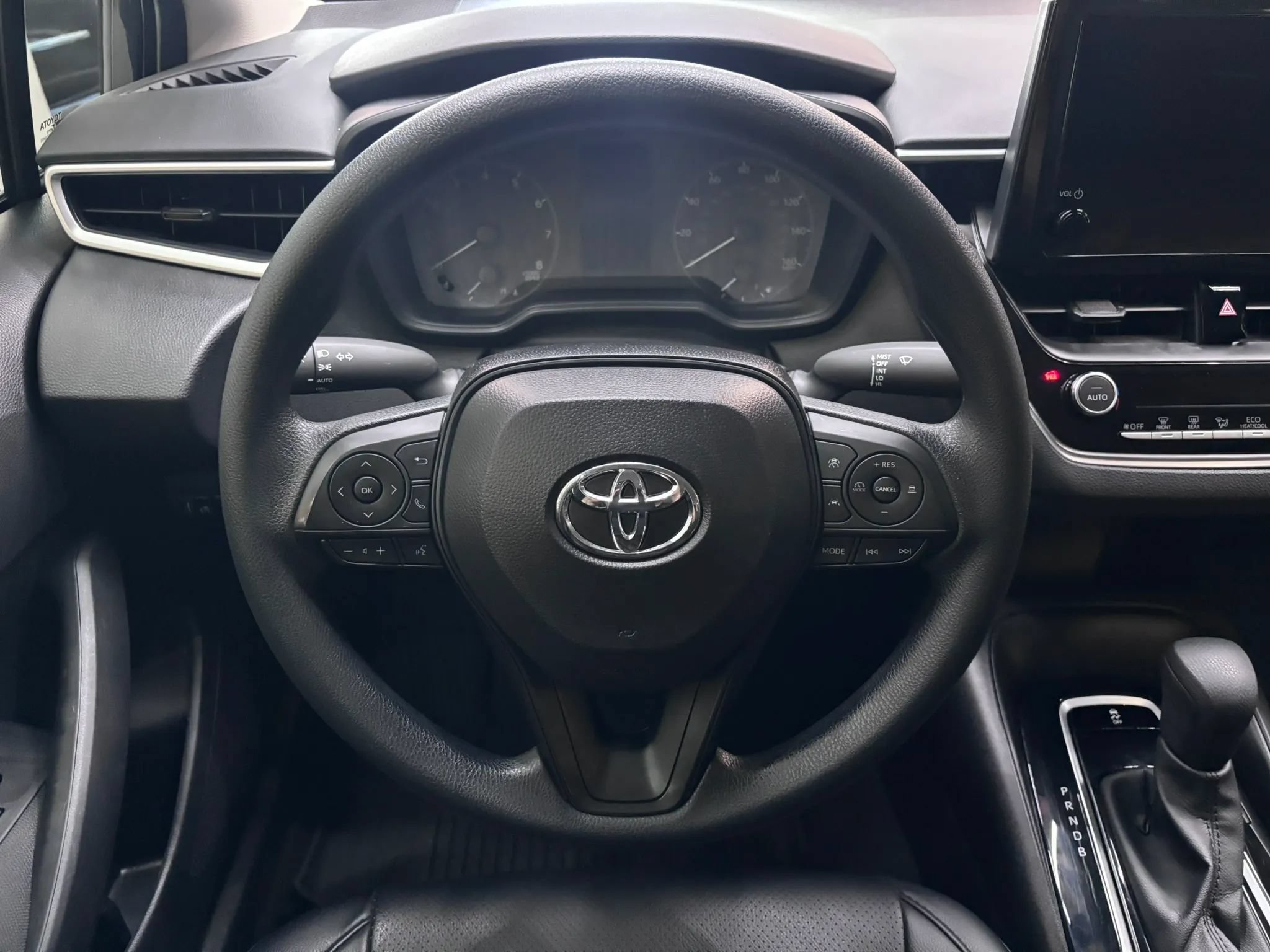 Used 2024 Toyota Corolla LE FWD image 6