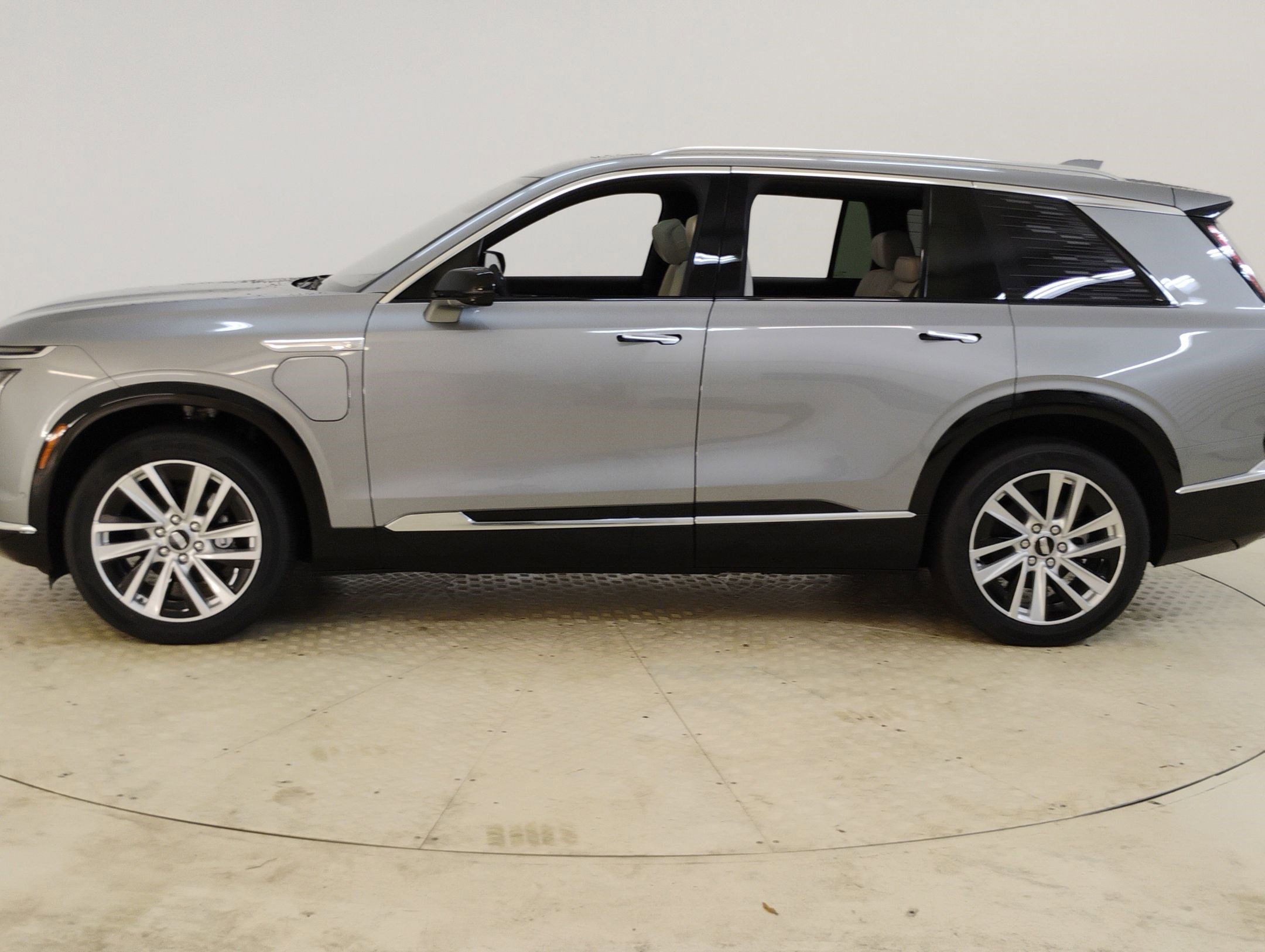 New 2026 Cadillac Vistiq Luxury image 2