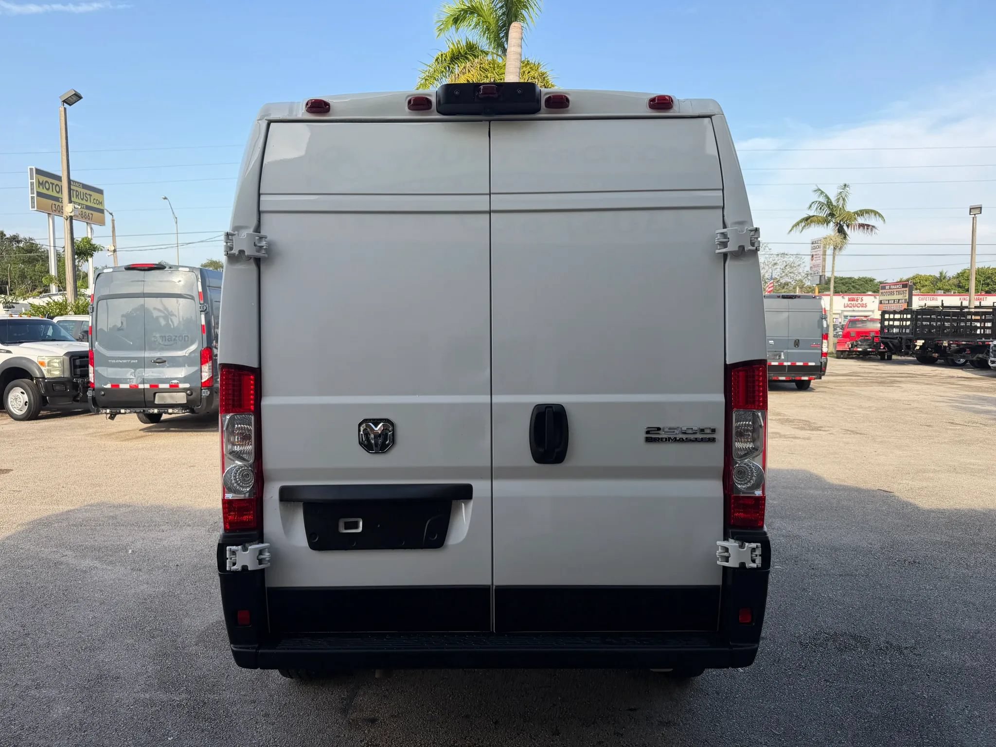 Used 2024 RAM ProMaster 2500 159 High Roof w/ Convenience Group FWD image 4