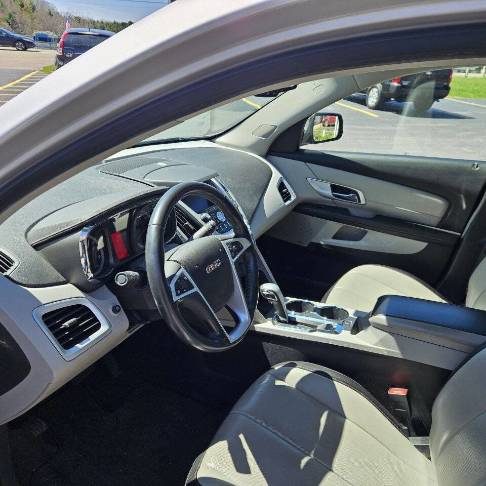 Used 2010 GMC Terrain SLT w/ Cargo Package AWD/4WD image 10