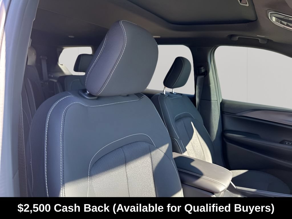 New 2025 Jeep Grand Cherokee L Laredo w/ Luxury Tech Group I RWD image 18