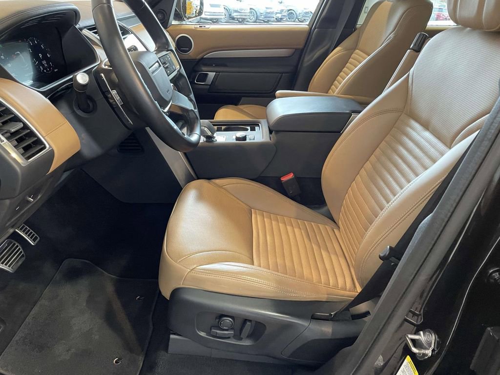 Used 2023 Land Rover Discovery S R-Dynamic image 14