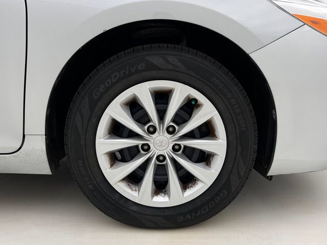 Used 2017 Toyota Camry LE FWD image 27