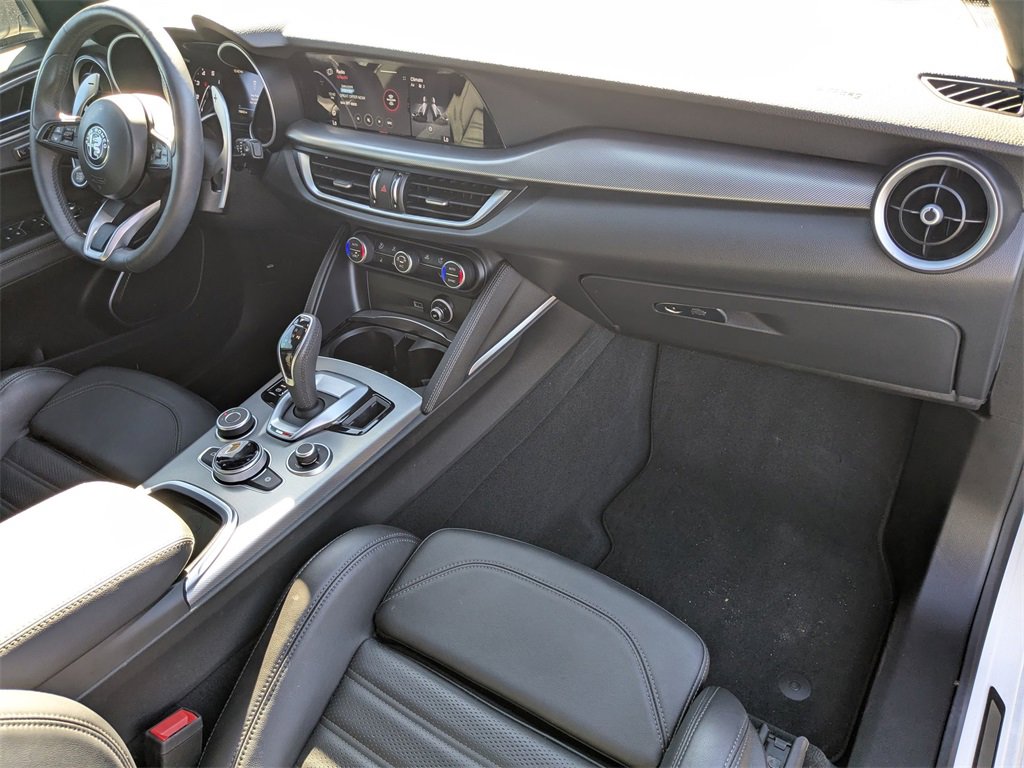 Used 2023 Alfa Romeo Stelvio Veloce image 21